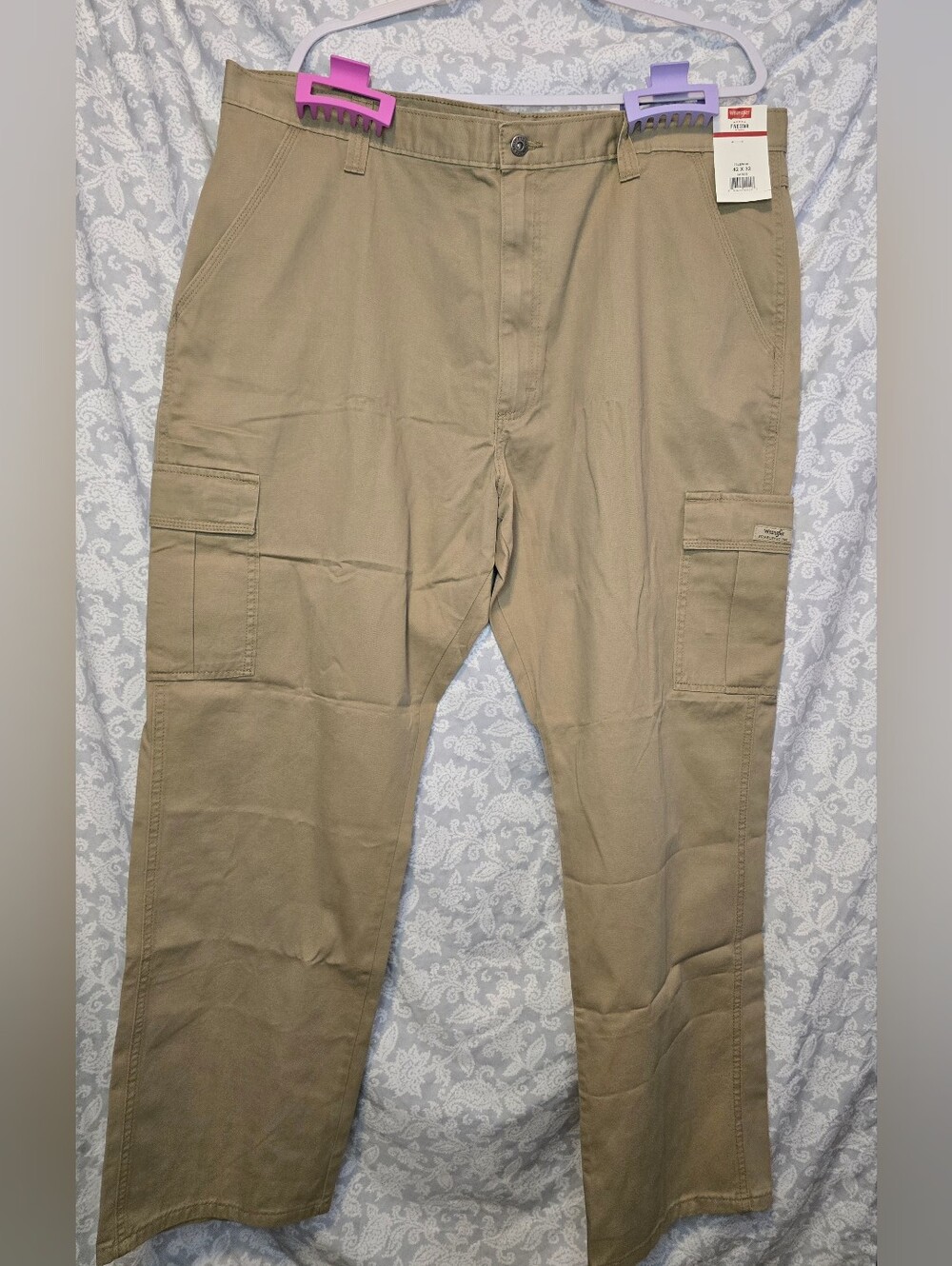 Wrangler Men's Khaki Cargo Pants - 42x32 New Big & Tall
